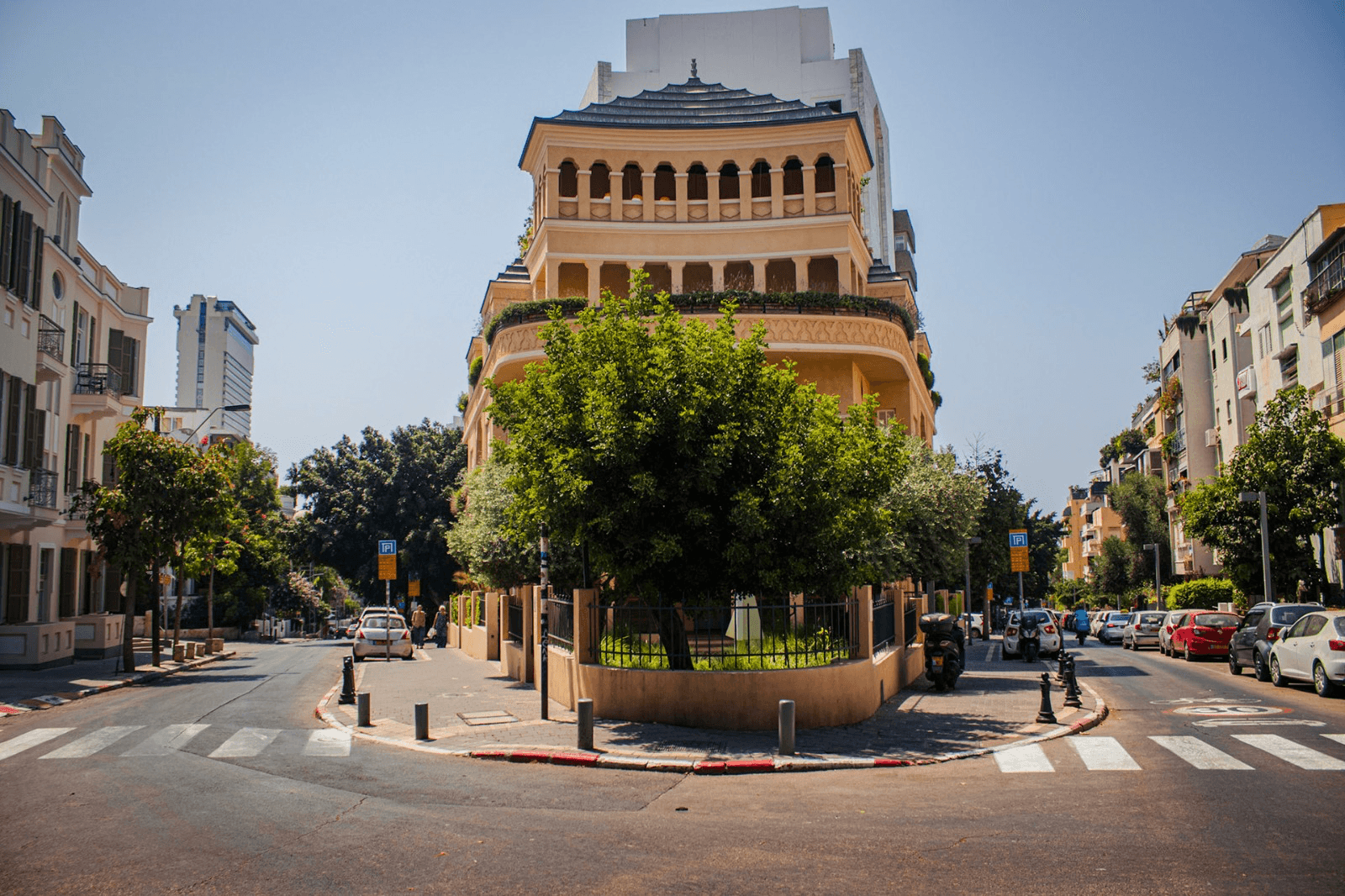 חזית של כתר עירוני